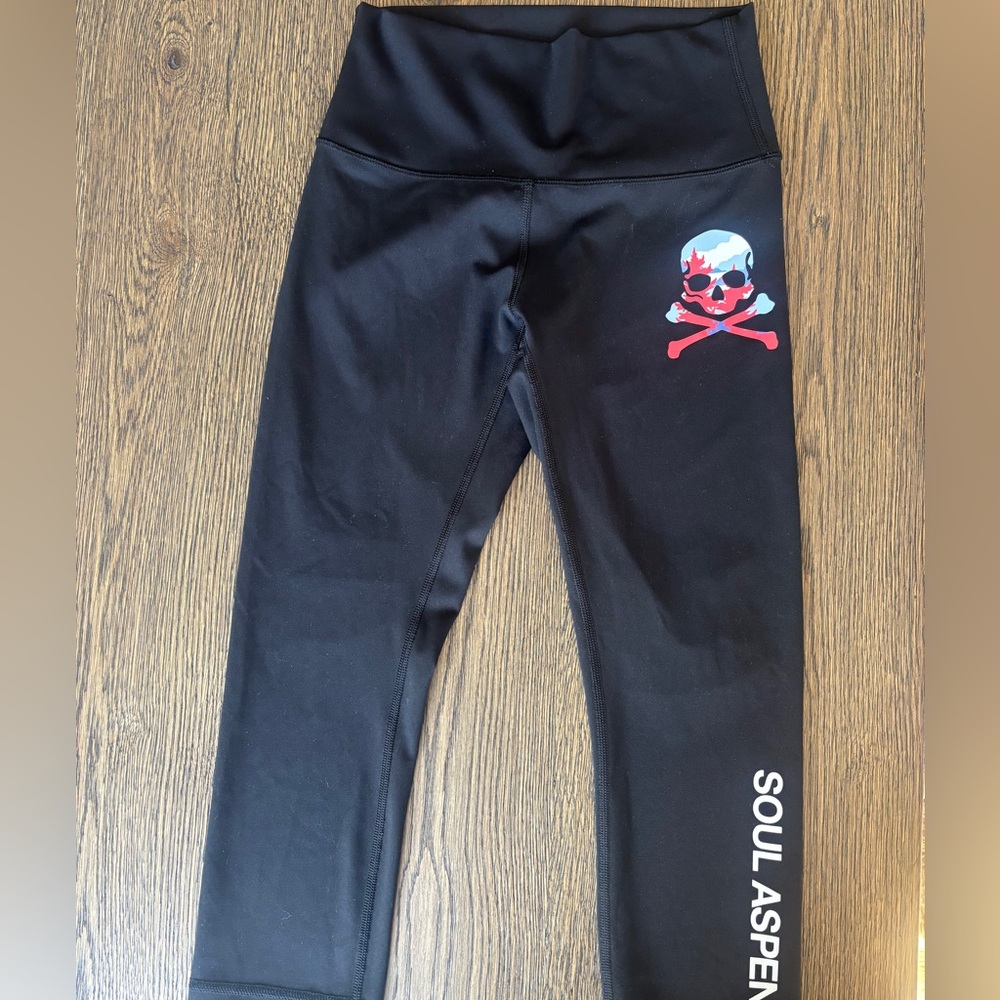 Lululemon x Soul Cycle Aspen Wunder Under Cropped Leggings! Size 6!